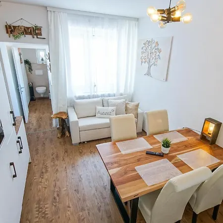 Διαμέρισμα Auszeit Steiraland 7 Mit Ueberdachten Balkon Und Parkplatz Λεόμπεν