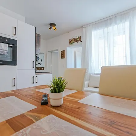 Auszeit Steiraland 7 Mit Ueberdachten Balkon Und Parkplatz Leoben (Styria)