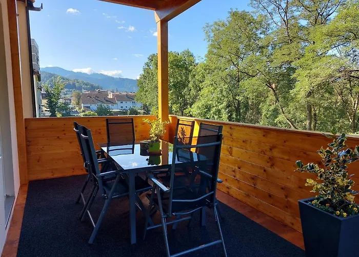 Auszeit Steiraland 7 Mit Ueberdachten Balkon Und Parkplatz شقة لوبن