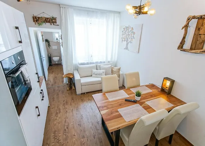 شقة Auszeit Steiraland 7 Mit Ueberdachten Balkon Und Parkplatz لوبن