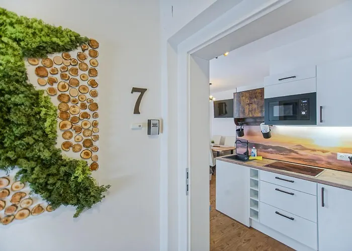 Auszeit Steiraland 7 Mit Ueberdachten Balkon Und Parkplatz شقة لوبن